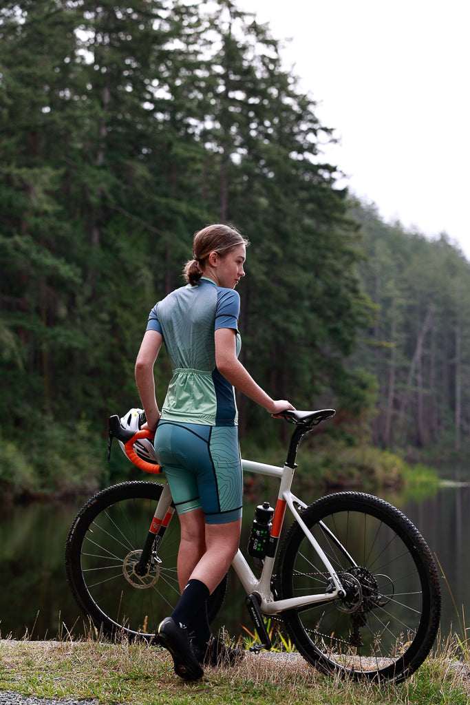 Chuckanut Mt. Women's Gravel Cycling Kit